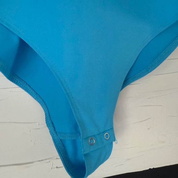 Levi’s | Size L | Colourblock Bodysuit - Picture 7 of 7